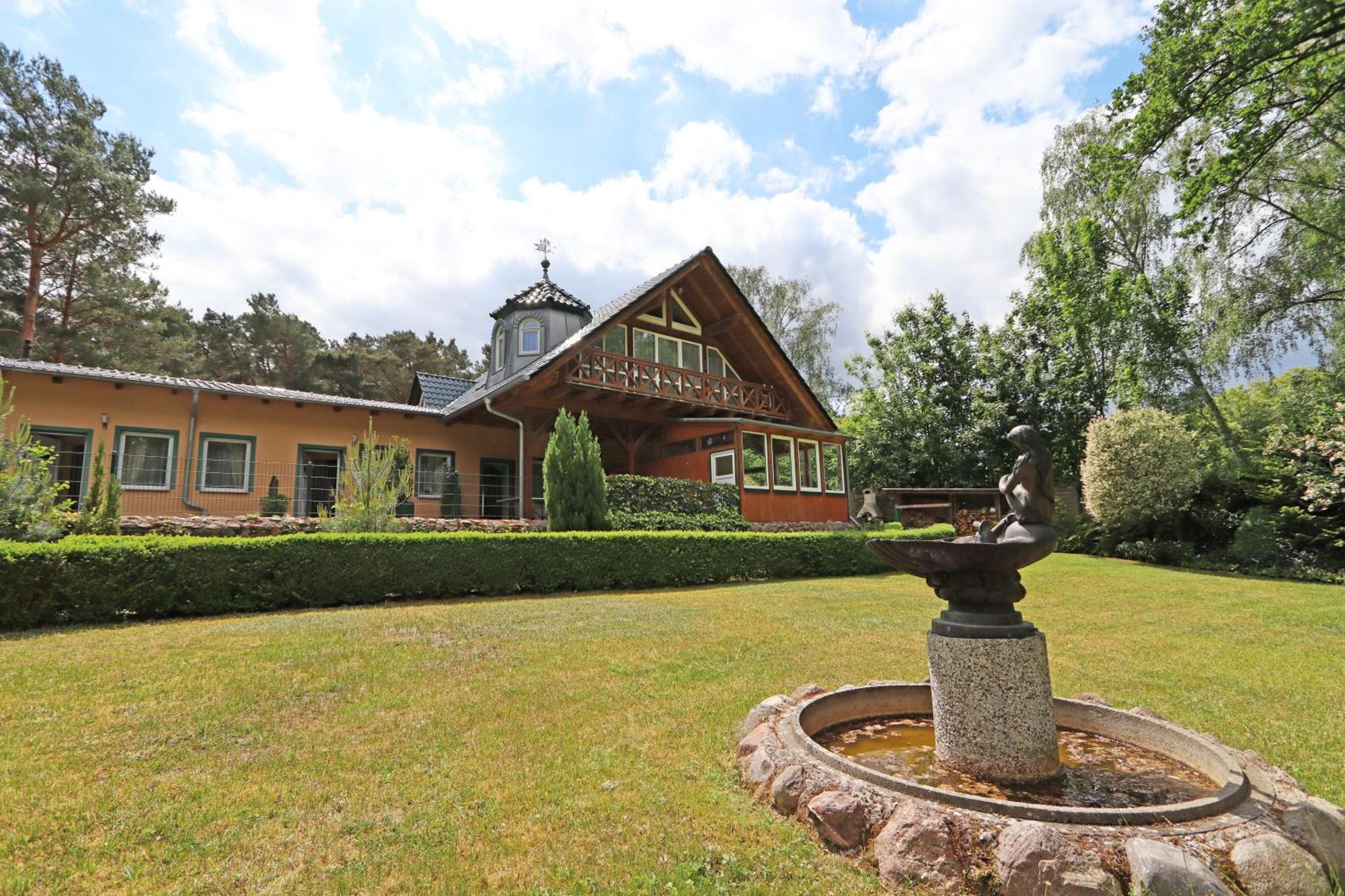 Ferienhaus Star Villa-Paelitzsee Grosszerlang エクステリア 写真